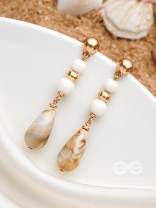Sand n Pearls- Golden Embellished Earrings