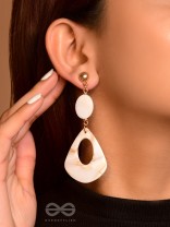 The Seashell Heart- Golden Embellished Earrings