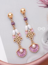 The 'Shell'bound- Golden Pearl Earrings