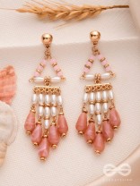 THE MYSTERIOUS SKIES - PEARLS STATEMENT EARRINGS (PEACH AND WHITE)