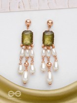 PERFECT PEARLED PARADISE - GOLDEN DROP PEARL EARRINGS