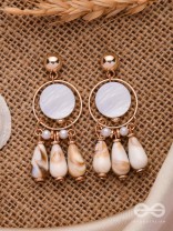 BROWN SUGAR SHELLS - THE CLASSIC HOOP EARRINGS