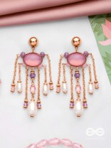THE SHOWER OF ELEGANCE - CLASSIC PEARL EARRINGS
