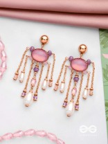THE SHOWER OF ELEGANCE - CLASSIC PEARL EARRINGS