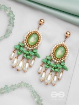 THE EVERLASTING ELEGANCE - GOLDEN EMBELLISHED EARRINGS