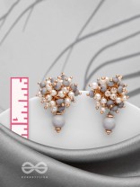 THE GRACEFUL BLOOMS - CASUAL PEAL EARRINGS
