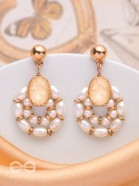 THE IVORY ELEGANCE - ELEGANT DROP EARRINGS (GOLDEN)