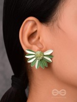 THE ENCHANTED FERNS - FLORAL STUD EARRINGS (GREEN)