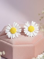 FORGET-ME-NOT - CASUAL STUD EARRINGS (WHITE)