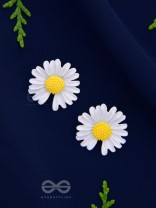 FORGET-ME-NOT - CASUAL STUD EARRINGS (WHITE)