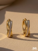 MINI ME - GOLDEN ENAMELLED EARRINGS (WHITE)