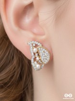 BIT OF BUTTERFLY MAGIC - GOLDEN PEARL STUDS