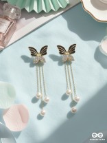 WINGED WONDERLAND - GOLDEN PEARL EAR JACKETS (BLACK)