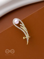 WING OF FREEDOM - GOLDEN PEARL EAR CUFF(one ear)