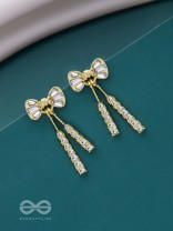 A BOWTIFUL MOMENT - GOLDEN SPARKLING EARRINGS