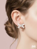 KNOTTY & NICE - GOLDEN ENAMELLED STUDS (WHITE)