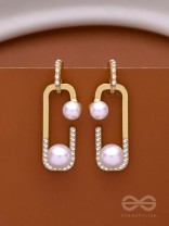 INTERLOCKED SPLENDOR - GOLDEN PEARL DROP EARRINGS