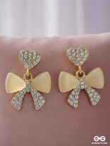 DARLIN' BOW DOWN - GOLDEN SPARKLING EARRINGS