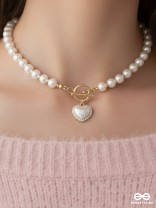A LOVE AFFAIR - GOLDEN PEARL NECKPIECE