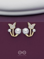 BLOOM-TASTIC BUTTERFLIES - GOLDEN PEARL STUDS