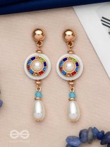 DAZZLING CELESTIAL SPIN - GOLDEN DROP EARRINGS