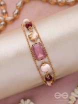 THE CORAL COVE - CASUAL MULTILAYERED BRACELET