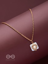 Vanilla Ice Dream - Casual White Neckpiece With Anti-Tarnish Coating 