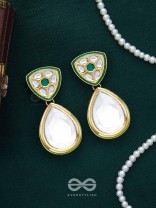 HARINMANI - THE EMERALD CUT - GOLDEN EMBELLISHED POLKI AND KUNDAN EARRINGS