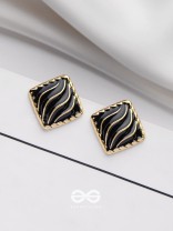 MODERN DELIGHTS - GOLDEN EMBELLISHED STUD EARRINGS (BLACK)