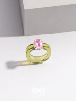 SPRINGTIME SPARKLERS - STATEMENT ACRYLIC RING