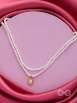 MERMAID'S TREASURES - MULTILAYERED PEARL NECKPIECE