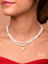 MERMAID'S TREASURES - MULTILAYERED PEARL NECKPIECE