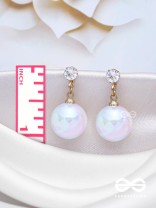 PEARLY MOONSHINE - GOLDEN EMBELLISHED EARRINGS