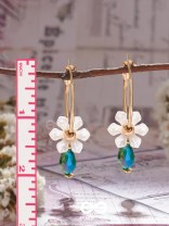 ENCHANTING FLOWERS - GOLDEN HOOP EARRINGS