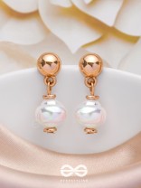 THE MOONBEAM PEARLS - GOLDEN EMBELLISHED EARRINGS