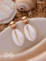 SHELL ME ABOUT IT - GOLDEN EMBELLISHED EARRINGS