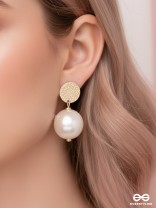 THE CLASSIC LUSTRE - PEARL DROP EARRINGS