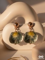 SMOKEY ELEGANCE - GOLDEN EMBELLISHED EARRINGS