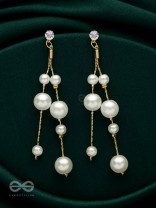 DREAMY DRIZZLING PEARLS - GOLDEN EMBELLISHED EARRINGS 