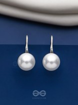 THE GROOVY PEARL - SILVER EMBELLISHED EARRINGS