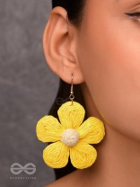 THE FLOWER POWER - STATEMENT WOVEN EARRINGS (YELLOW)