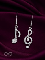 THE MUSICAL NOTES - SILVER SPARKLING EARRINGS