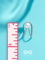 A PEARL PLEASE - SILVER EMBELLISHED EARCUFF