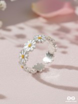DAISY MEADOWS - SILVER EMBELLISHED RING (ADJUSTABLE)