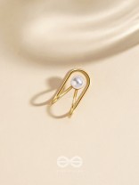 A PEARL PLEASE - GOLDEN EMBELLISHED EARCUFF (one ear)