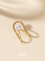 A PEARL PLEASE - GOLDEN EMBELLISHED EARCUFF (one ear)