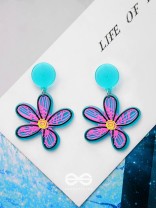 LITTLE ARTIST LILY - CASUAL ACRYLIC EARRINGS (BLUE)