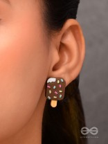 CHOCOBITES 'N BEAR - MISMATCHED ACRYLIC EARRINGS