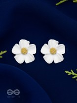 THE BLOSSOM BALLAD - GOLDEN AND WHITE ACRYLIC STUD EARRINGS