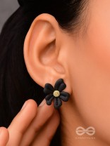 THE FLORAL FLING - GOLDEN AND BLACK ACRYLIC STUD EARRINGS